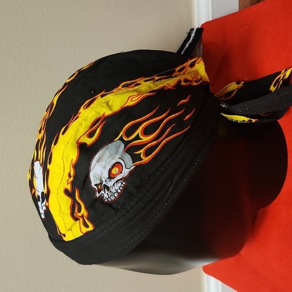 Flames and Raging Skulls Lined Headwrap - Picture 4 of 7